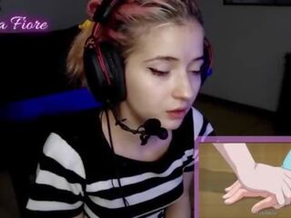18yo youtuber παίρνει σεξουαλικά ξύπνησε κοιτώντας hentai κατά την διάρκεια ο ρεύμα και αυνανίζεται - emma fiore