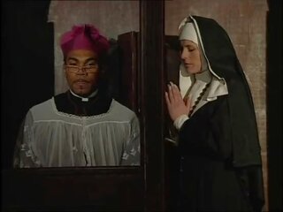 Cochon nonne cul baisée par une noir prêtre en la confessionnal