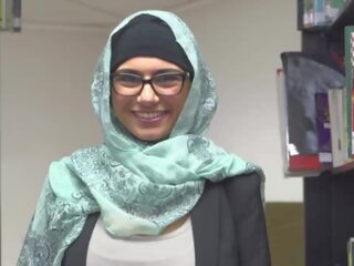 Mia khalfia - árabe diva tiras nu em um biblioteca justo para você