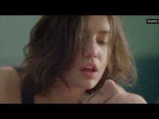 Adele exarchopoulos - tanpa penutup dada seks filem adegan - eperdument (2016)