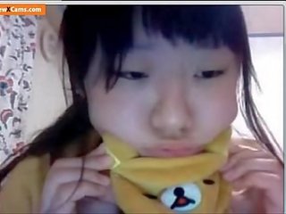 Aziatisch universiteit student met groot tieten op webcam