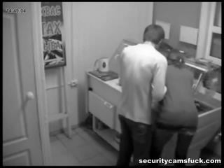 Sleaze căţeluş intalnesc cu în o mancare magazin împreună închidere pentru explozie o whistle și loud moanings